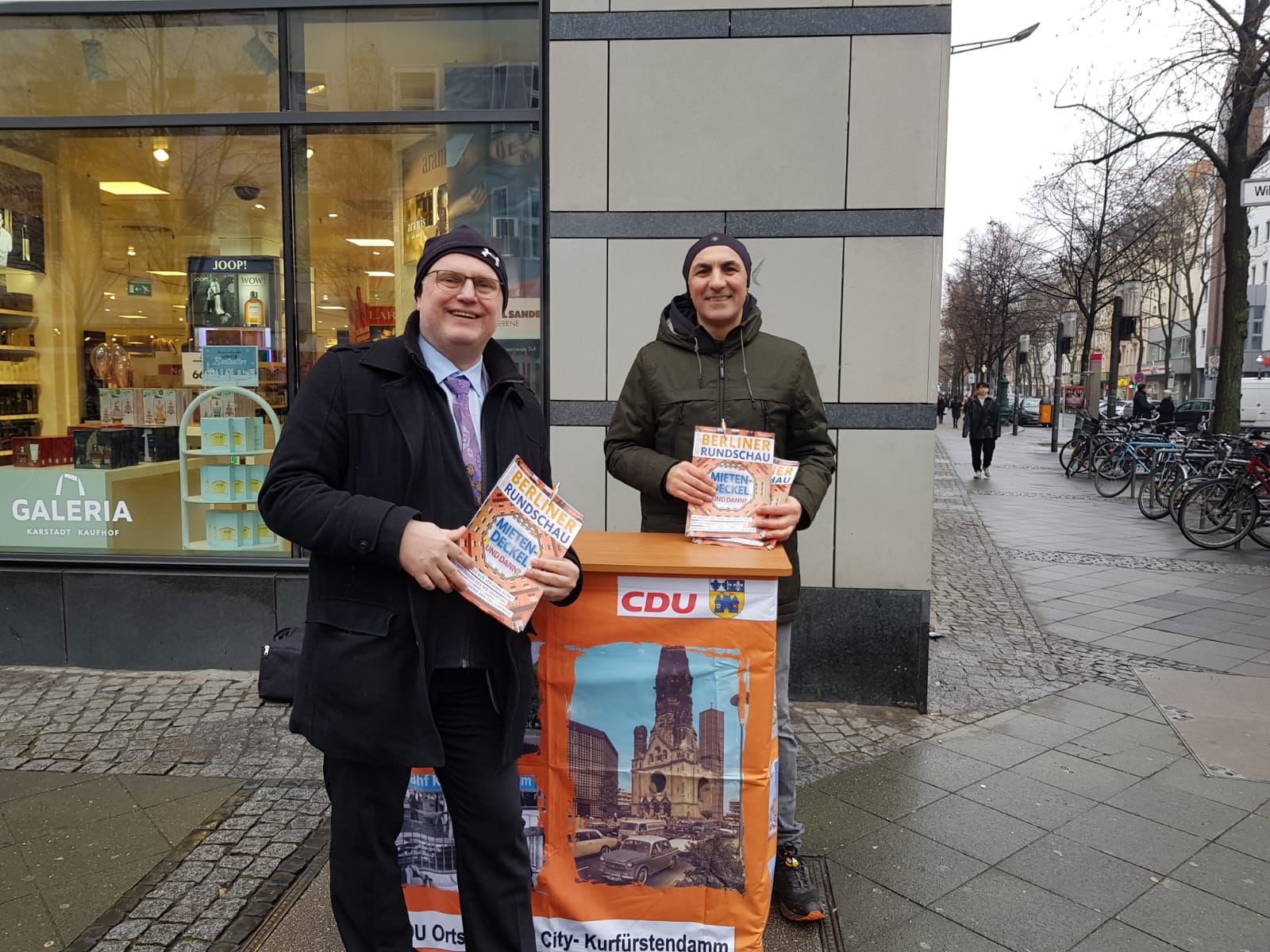 canvassing in Wilmersdorferstr
Fuaat Özcan, Detlef Wagner